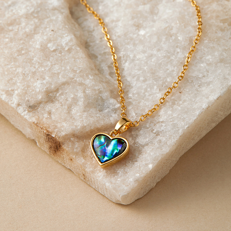 Aura Shell Heart Necklace thumbnail 2