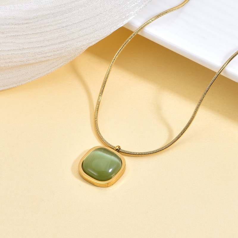 Emerald Cat’s Eye Necklace thumbnail 2