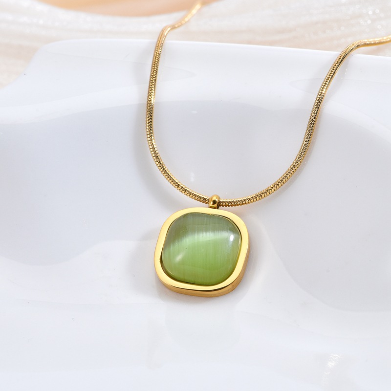 Emerald Cat’s Eye Necklace thumbnail 3